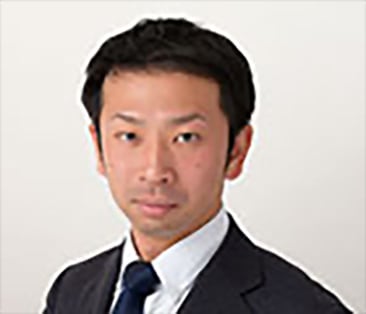 新倉 慎一