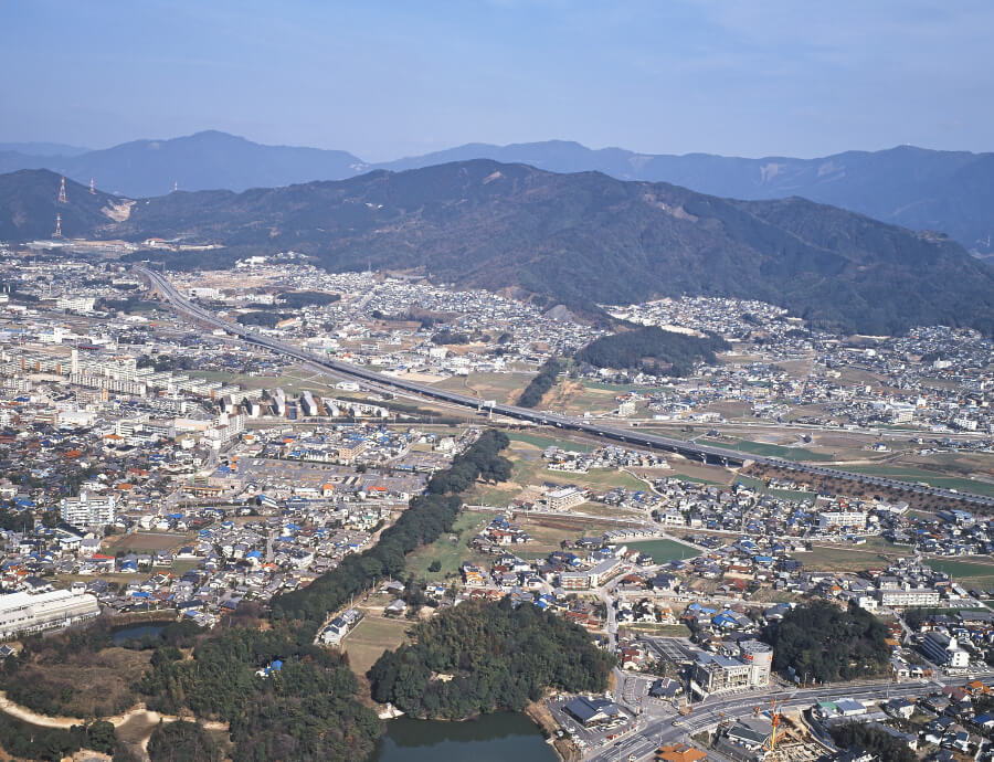 水城跡・大野城跡航空写真（大野城市地域創造部 心のふるさと館提供）