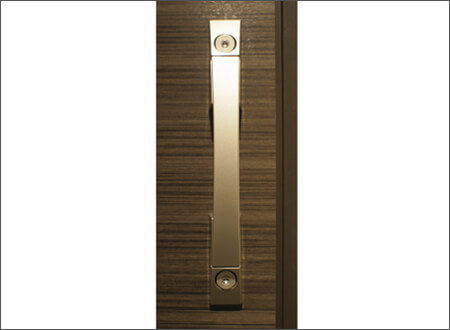 ダブルロック玄関ドア