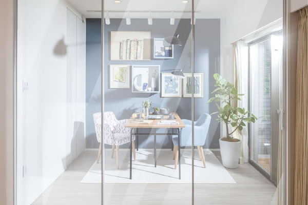 Sliding Door