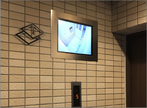 エレベーター内モニター