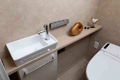 TOILET