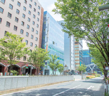 はかた駅前通（徒歩15分／約1,140km）