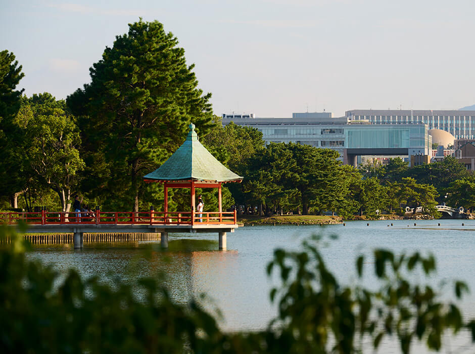 コンパクトシティの利便を享受しながらも大濠公園などの自然の近さが魅力｡